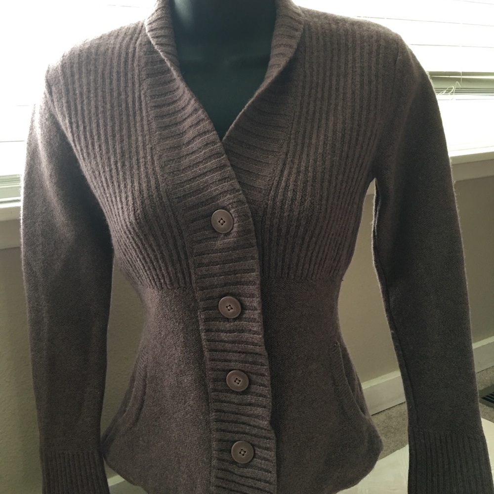 Patagonia wool sweater. - Picture 5 of 6